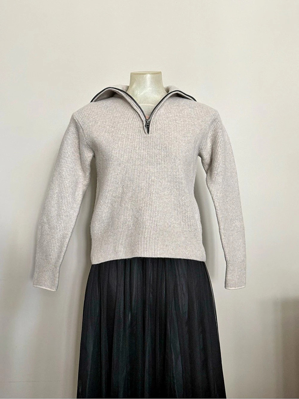 Uniqlo 100% Wool Half-Zip Turtleneck Size Small Like New